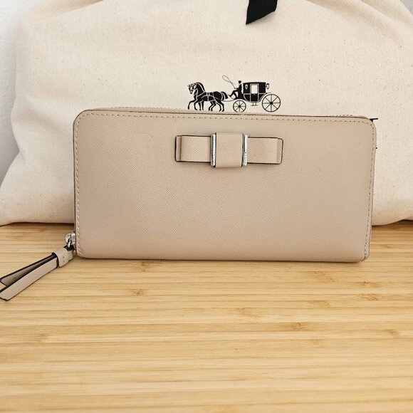 Coach Darcy Bow Accordion Zip Wallet F51668, Silver/Sand - Picture 1 of 12